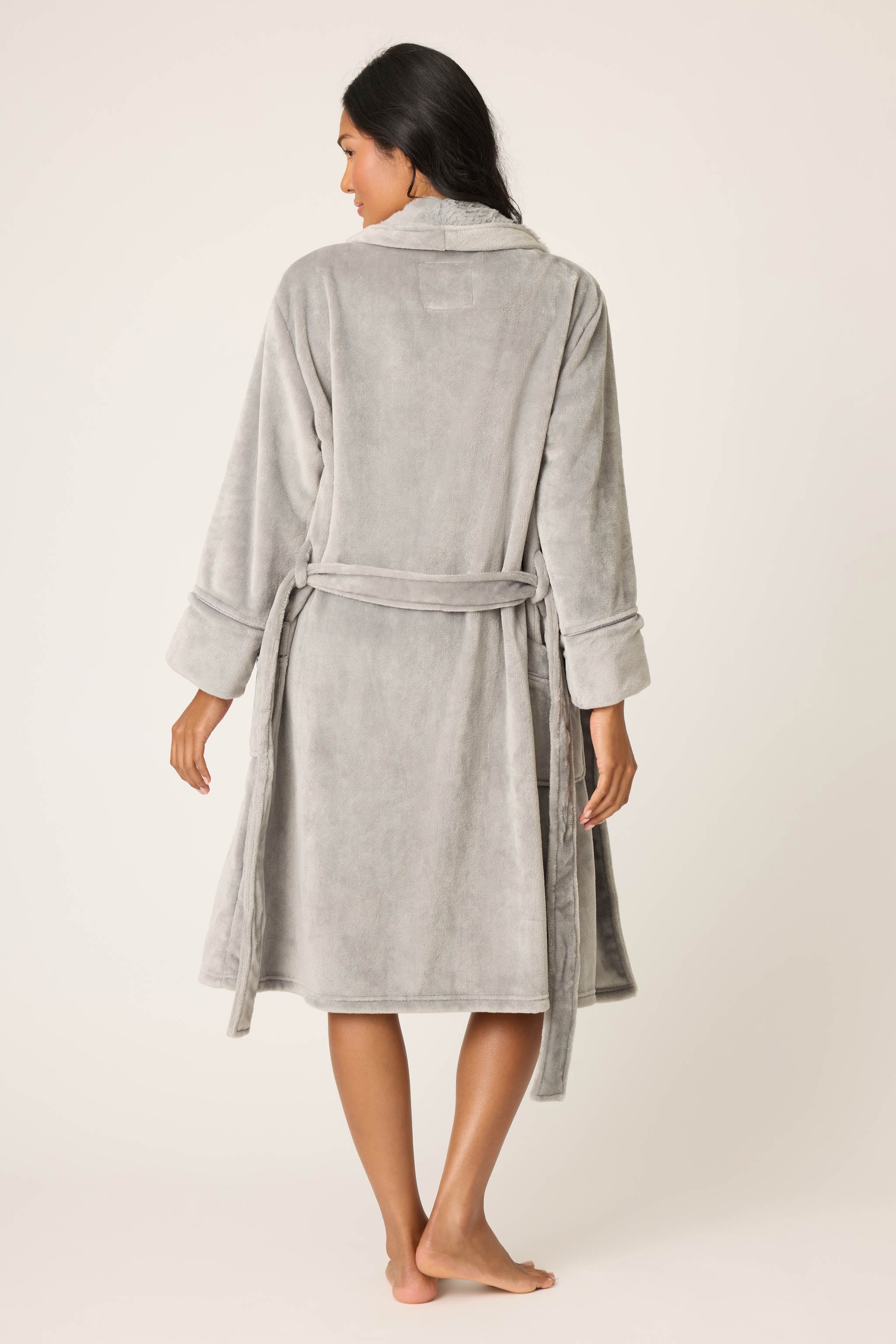 Luxe Plush Solid Frost Gray Robe | P.J. Salvage