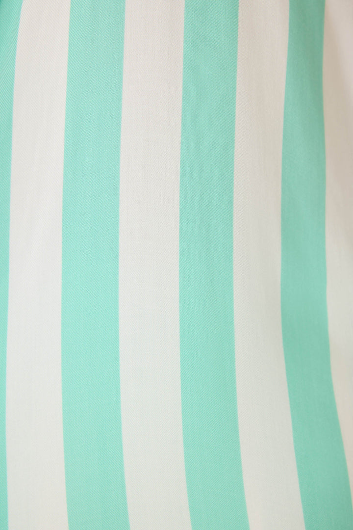 Women's pajama short in ivory-green striped print in woven rayon sateen. Tie-waist.