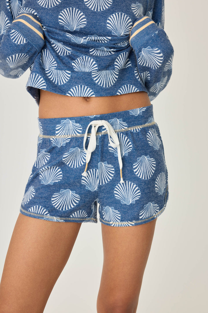Navy shell-printed lounge short for women. Tie waist.