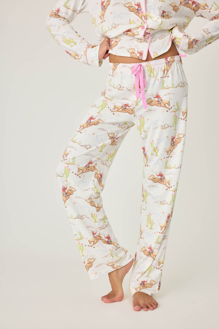Natural Western print women's pj pant in cotton-blend jersey. Straight leg with tie waist.