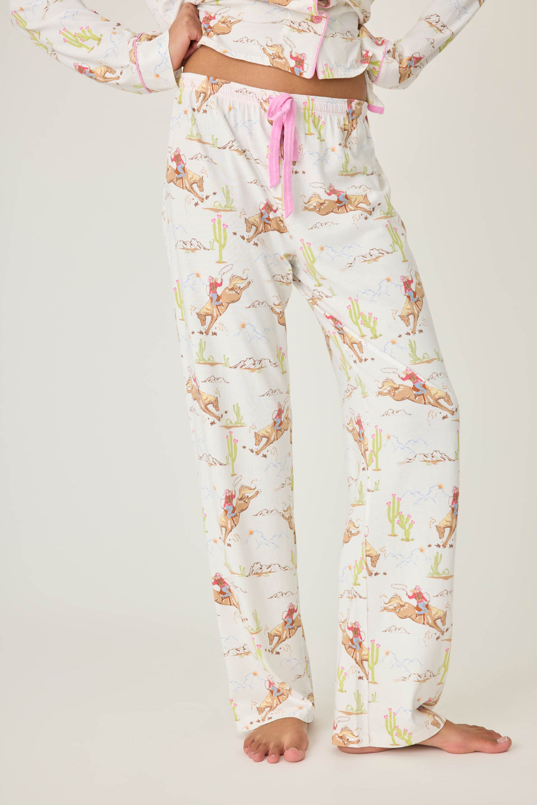 Natural Western print women's pj pant in cotton-blend jersey. Straight leg with tie waist.