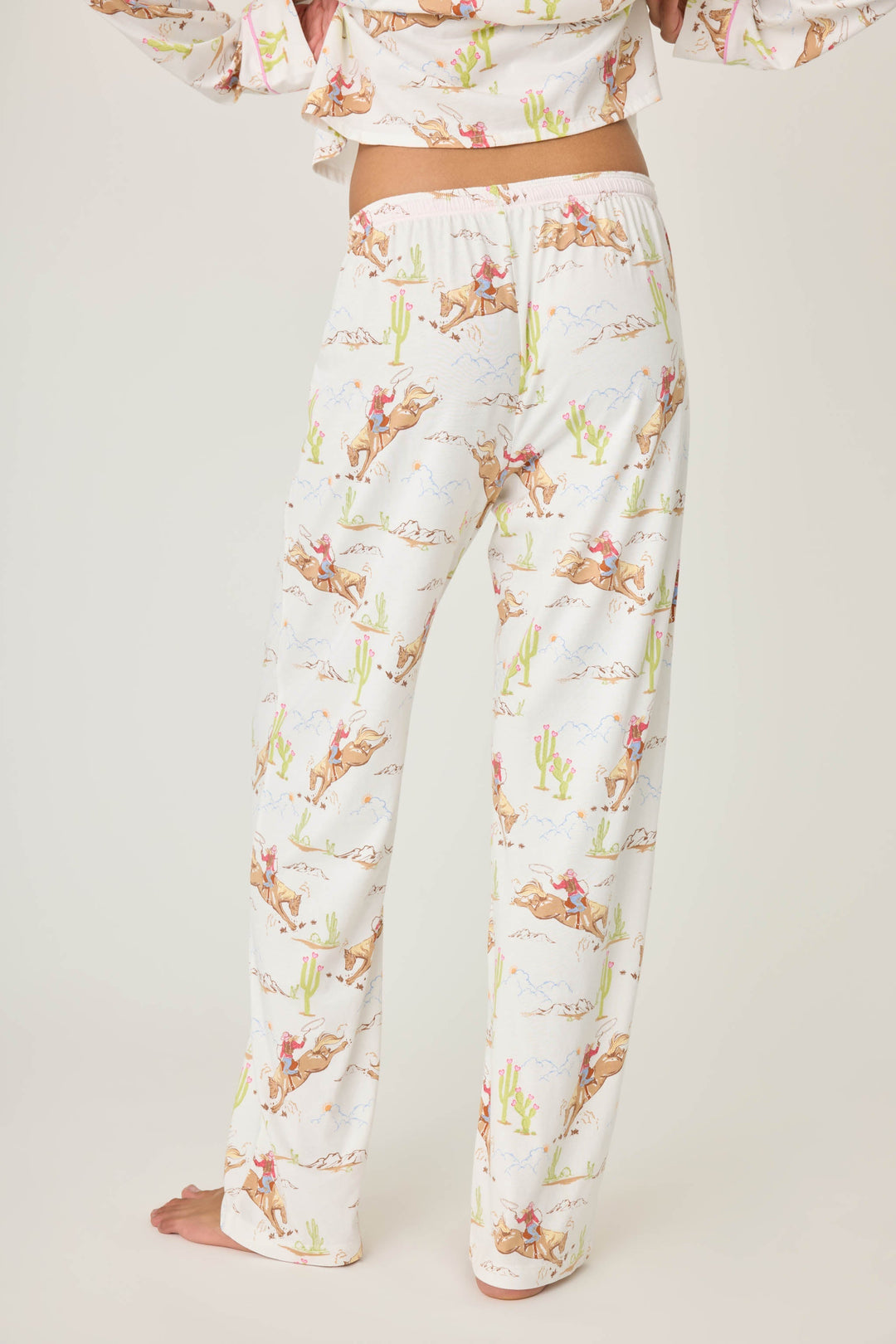 Natural Western print women's pj pant in cotton-blend jersey. Straight leg with tie waist.