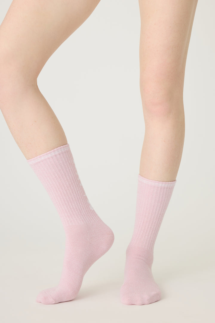 1-pack crew socks. Women & girls' pink socks with 'I Am Loved' design. 