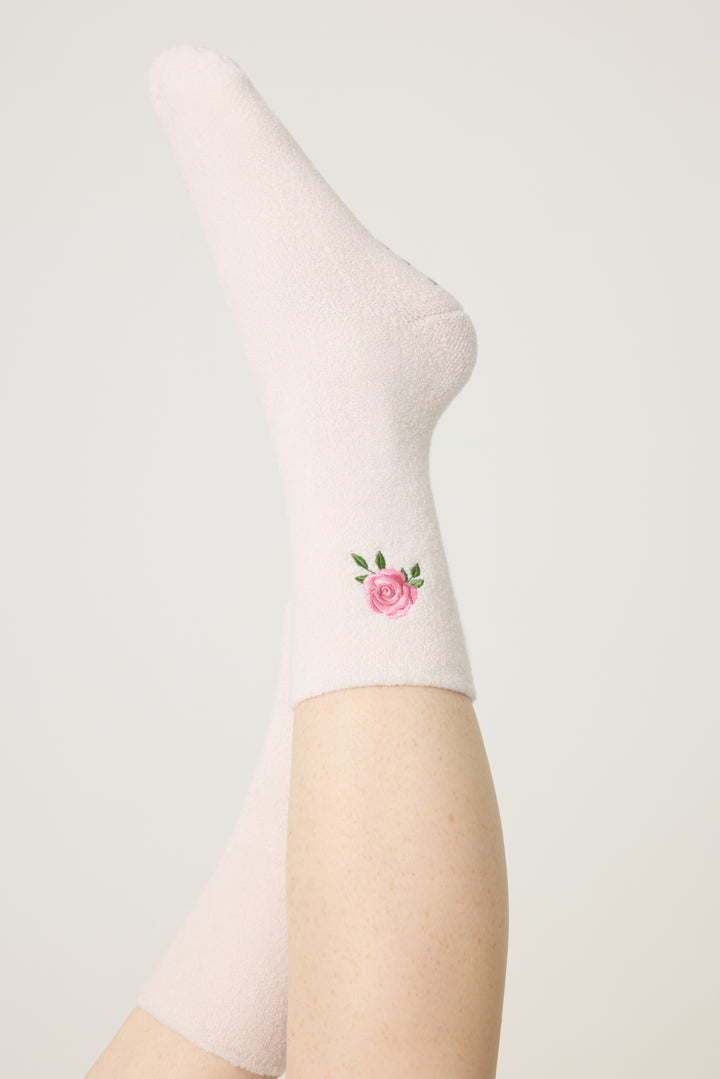 1-pack terry crew socks. Women's & girls pink crew socks with rose design.