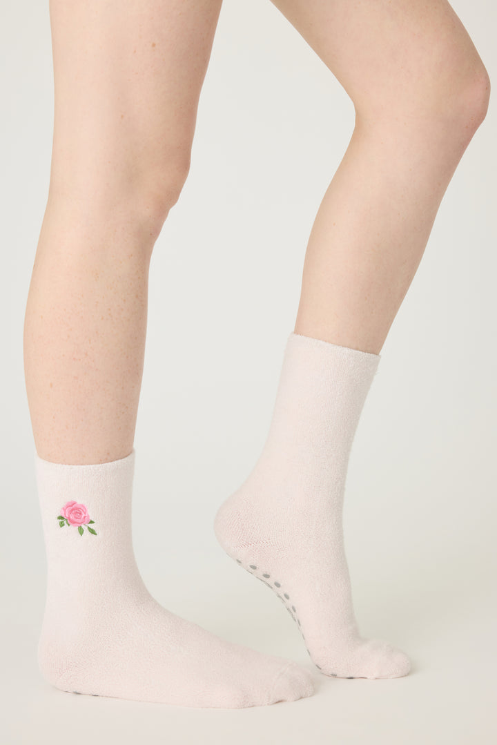 1-pack terry crew socks. Women's & girls pink crew socks with rose design.