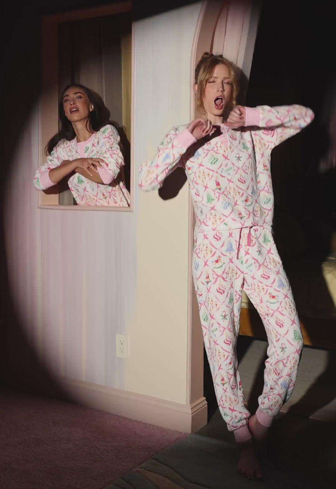 Ski Jammie Classics Ornament Print Long Sleeve PJ Set
