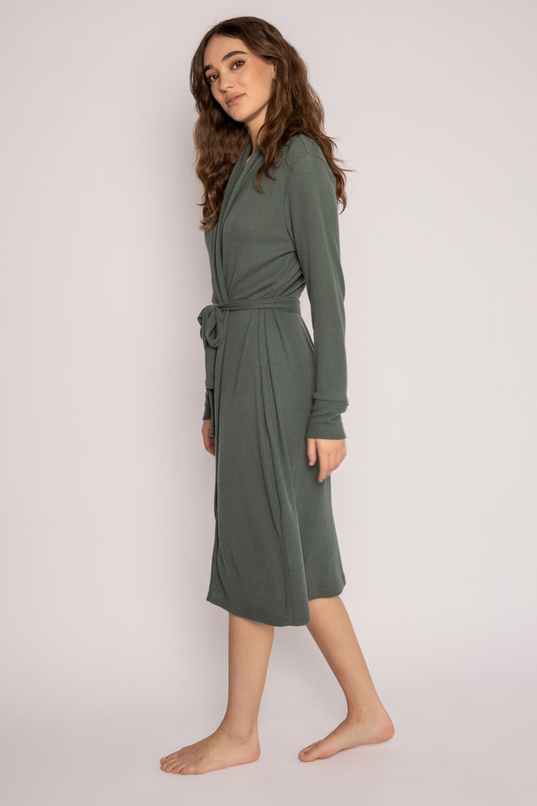 Green duster-robe with self-belt in 2x2 brushed peachy rib. Below the knee length with rib cuffs. (7199531204708)