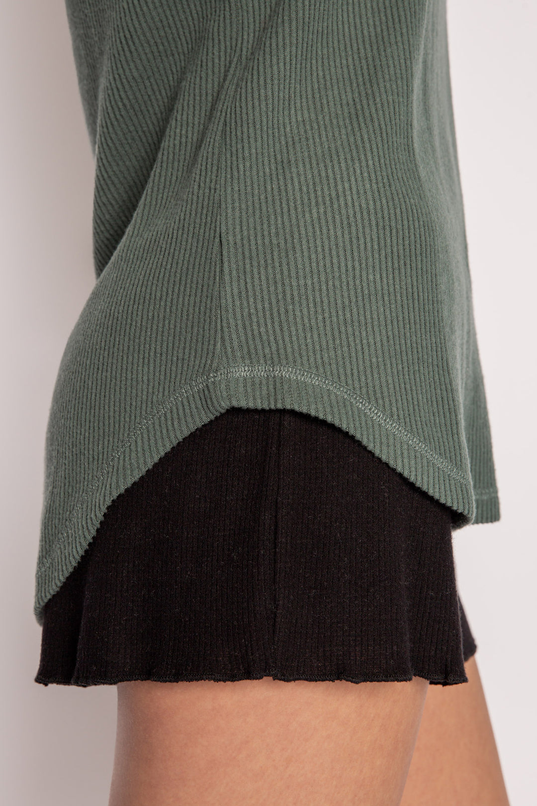 Green tank top in 2x2 brushed rib, with a rounded V-neck. Relaxed fit with rounded hem. (7122613010532)