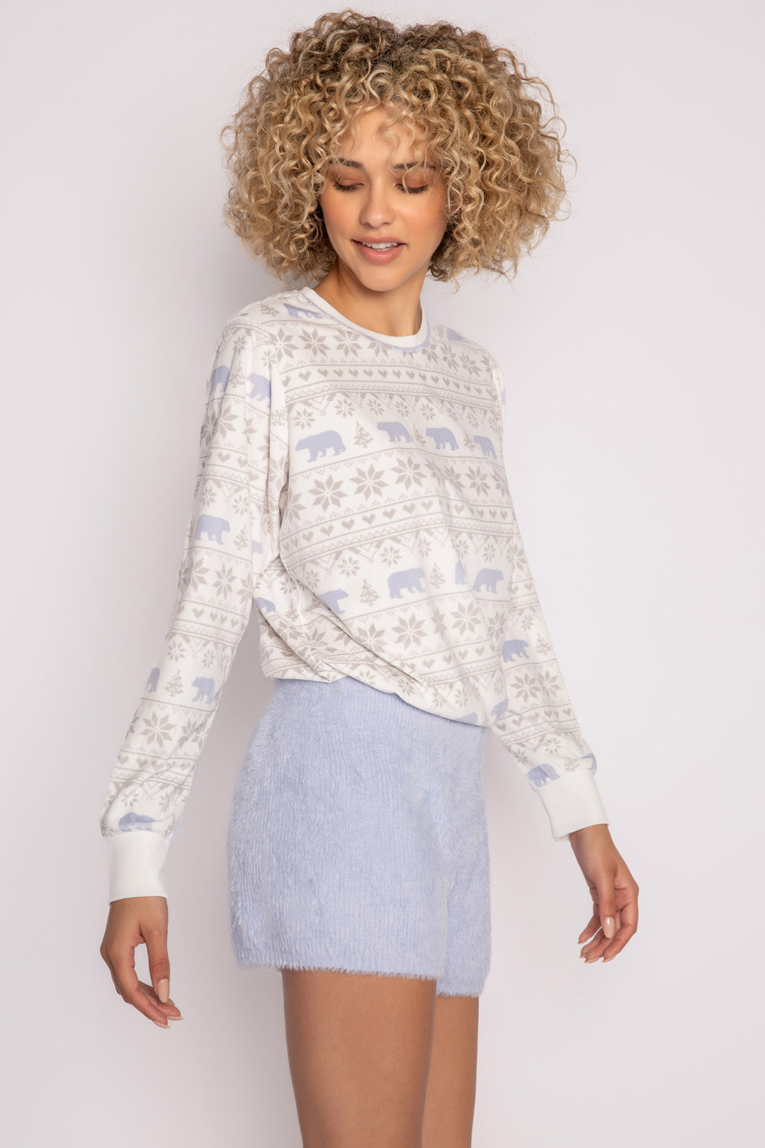 Light blue sweater-knit short with elastic waist, no tie. (7231867781220)