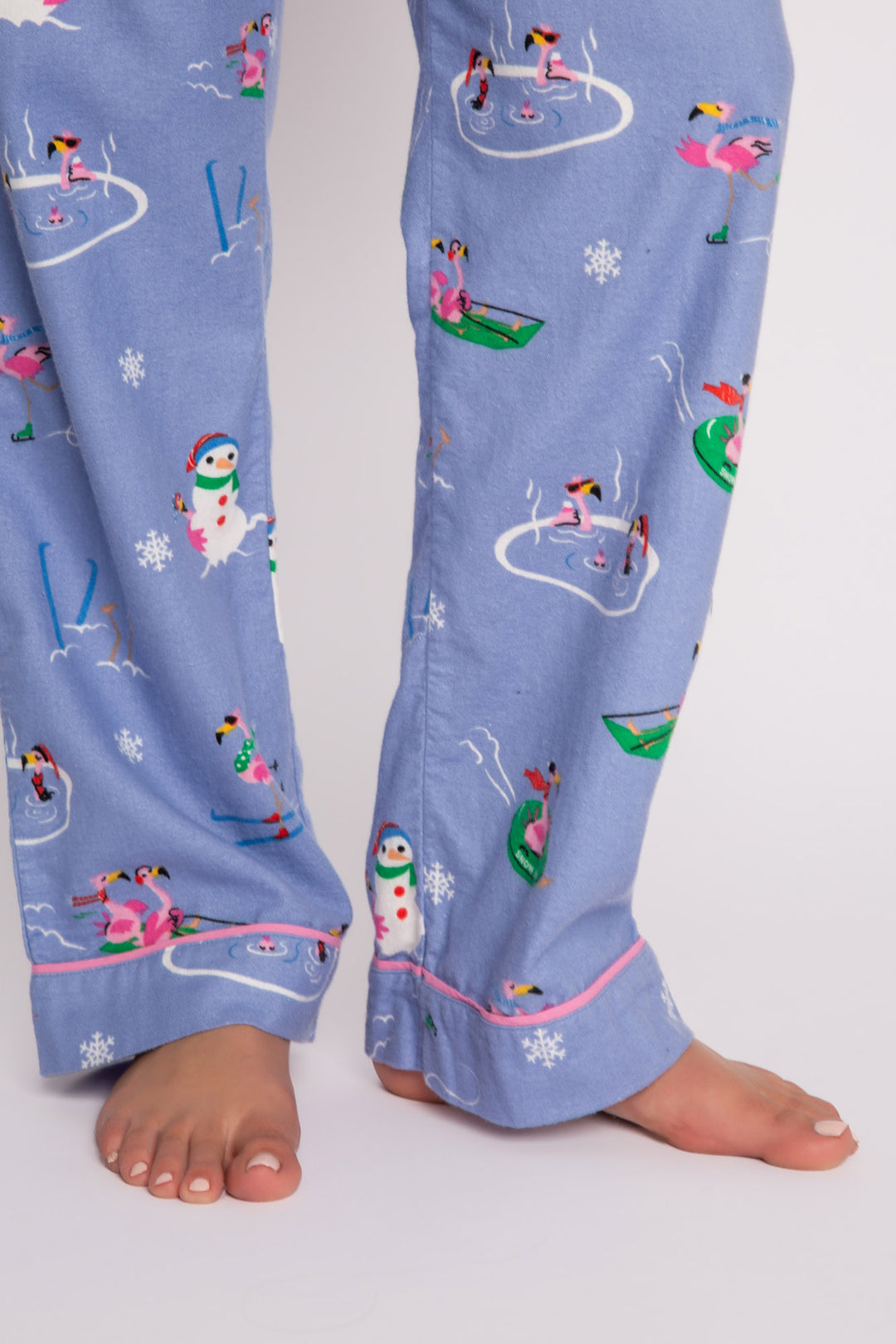 Peri flannel pajama pant in brushed cotton with pink flamingo & snowflake pattern. (7231869321316)