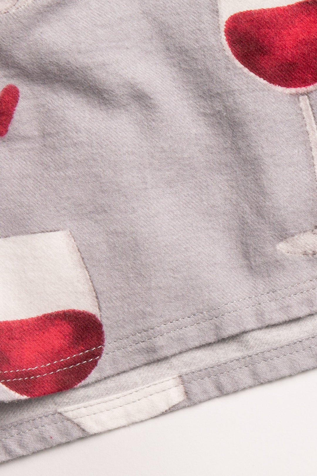 Light grey flannel boxer short in brushed cotton with red wine glass pattern. (7231871058020)
