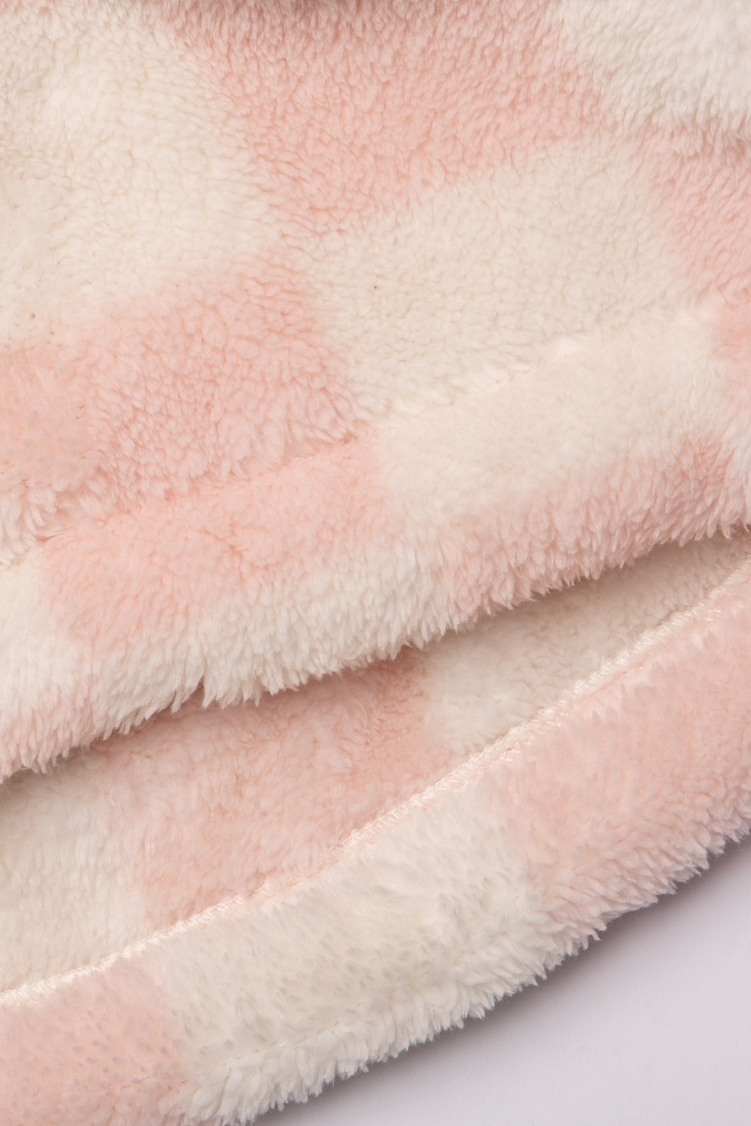 Printed cozy plush cozy pant in white-pink checkerboard print. Ribbed waistband with tie. (7231872499812)