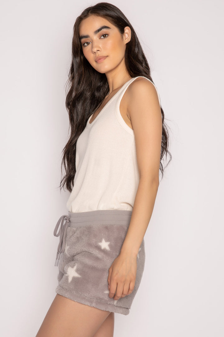 Printed cozy plush cozy short in grey-white star print. Ribbed waistband with tie. (7231872630884)