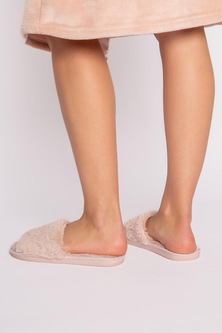 Faux fur slipper in pale pink. Open toe & molded outsole. (7231876694116)