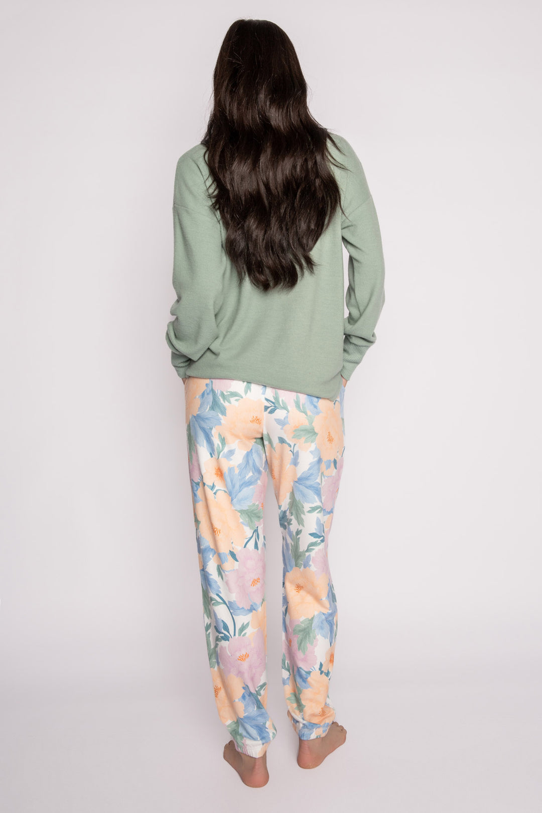 Banded jogger in gold-olive-blue-lilac floral pattern. Side pockets & comfy tie waist. (7231887081572)