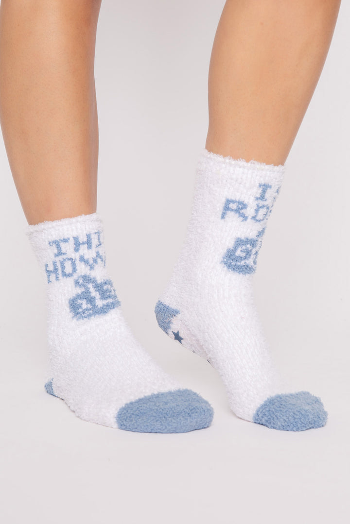 Ivory plush socks with blue 'This is how I roll' dreidel Hanukkah print. Gripper print on soles. (7257678905444)